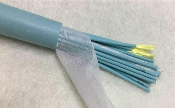 益阳市欧孚光缆厂家：室内光缆和室外光缆的区别